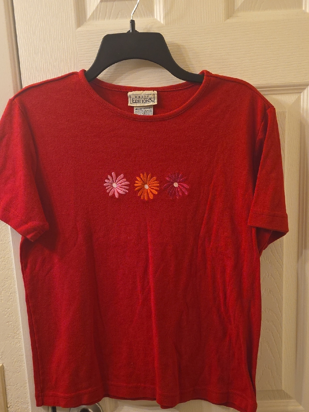 Basic Editions Red Short Sleeve Tee with Embroidered Flowers Size M
